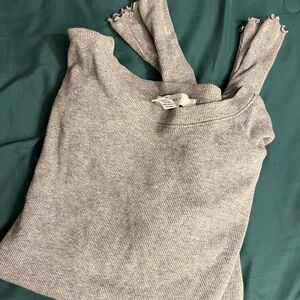 Bundle- comfy winter long sleeve tees